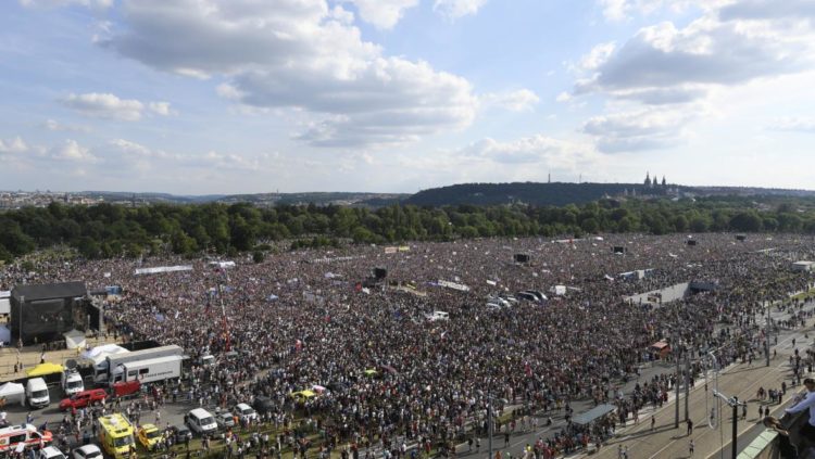 Demonstrace Letná 2019